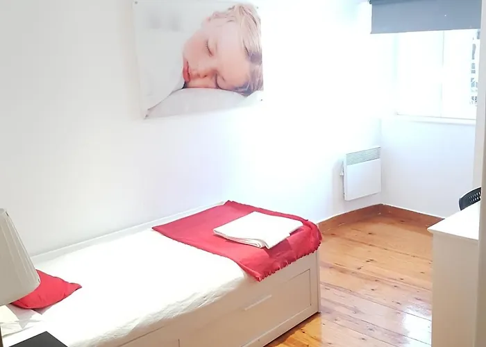 Апартаменти Amazing In Alfama With River View