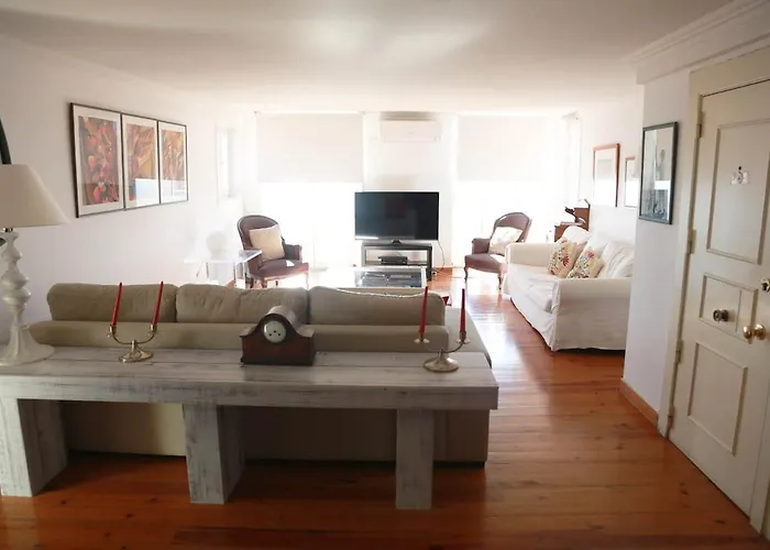 Апартаменти Amazing In Alfama With River View *