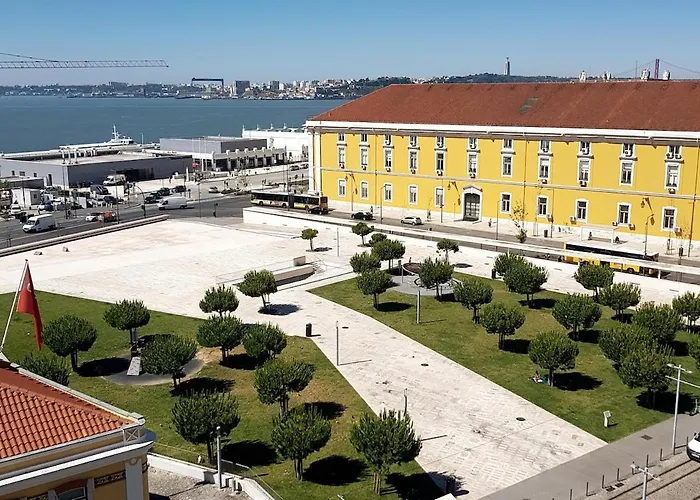 Amazing In Alfama With River View * Лісабон